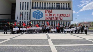 Akademisyenler ve öğrenciler birlikte İsraili protesto etti