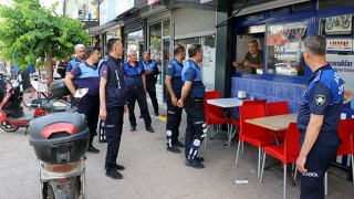 Akdeniz Zabıtasından Kaldırım İşgali Denetimi