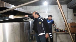 Alanyada merdiven altı kuru meyve ve pekmez imalathanesi mühürlendi