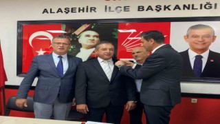 Alaşehir İYİ Parti İlçe Başkanı ve yönetiminden 8 kişi görevlerinden ve partiden istifa etti