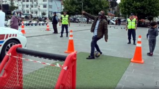 Alkol simülasyon gözlüğü takanlar komik anlara neden oldu