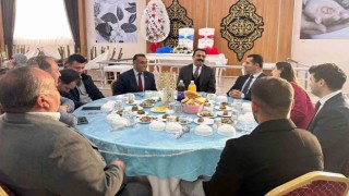 Altıntaş Kaymakamı Bozoğlana veda yemeği