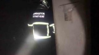 Amasyada köyde yanan ev alevlere teslim oldu