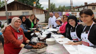Amasyanın coğrafi işaretli yemeklerini köy okulunda öğrencilerle buluşturdular