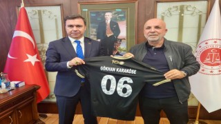 Ankara Cumhuriyet Başsavcısı Karaköseye Alanyaspor forması
