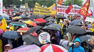Ankarada 1 Mayıs sağanak yağmur altında kutlandı