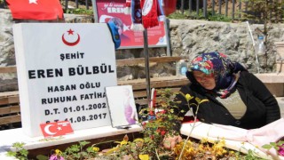 Anneler Gününde herkes annesini hatırlarken o oğlunu özlüyor