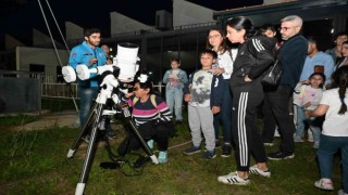 Antalya, Bilim Merkezinden dünyanın uydusunu gözlemledi