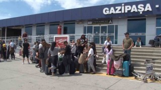 Antalyada Gazipaşa Havalimanındaki uçak arızası diğer uçakların yolcularını vurdu