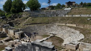 Antik tiyatro kazıları yeniden başladı