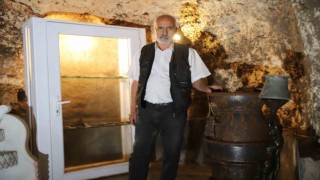 Antika dolu müzenin altında binlerce yıllık hamam mağarasını keşfetti