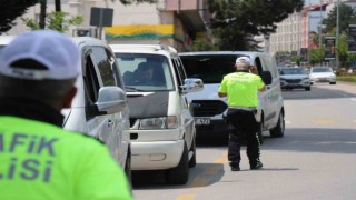 Araçlar tek tek denetlendi