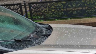 Ardahanda dolu yağışı sonrası kent beyaza büründü