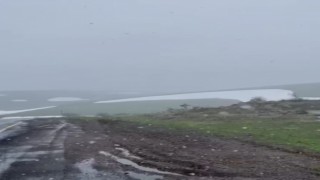 Ardahanın yüksek kesimlerinde kar ve sis etkili oldu