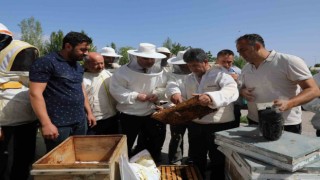 Arı yetiştiricilerine uygulamalı eğitim