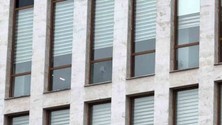 Arnavutköy Kaymakamlığına kurşun isabet etti, polis harekete geçti