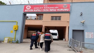 Artvinde cinsel istismar suçundan aranan kadın yakalandı