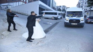 Artvinde gelin ve damat düğünlerine dolmuşla gitti