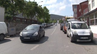 Ataşehirde park halindeki kamyonetin çalınma anı kamerada