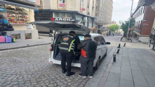 Avrasya Tünelinde tek tekerlek üzerinde gitti: O anlar kamerada