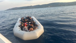 Ayvacık açıklarında 24 kaçak göçmen yakalandı