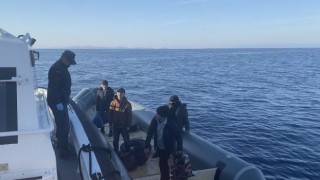 Ayvacık açıklarında arızalanan bottaki 4 kaçak göçmen kurtarıldı