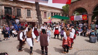 Ayvalık, Teferic ve balkan renkleriyle şenlendi