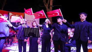 Ayvalıkta Sebahat-Cihan Şişman Güzel Sanatlar Lisesi öğrencilerinden yılsonu konseri