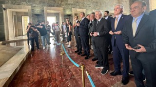 Aziz Yıldırım’dan Anıtkabir Ziyareti