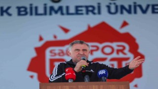 Bakan Bak: “Üniversitelerde sporu önemsiyoruz, gençlerimizin spor yapmasını istiyoruz”