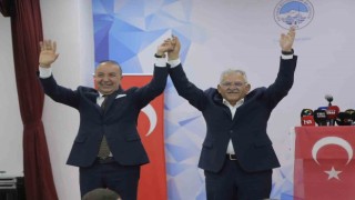 Bakan Özhaseki: İki Memduh birlikte el ele verirler, sizlere hizmet ederler