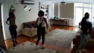 Bakırköyde eve giren hırsız kadınlar, 400 bin TL değerindeki ziynet eşyasını çaldı