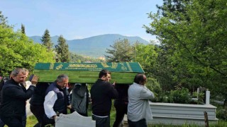 Balık tutarken kayalıklardan denize düşerek ölen vatandaş son yolculuğuna uğurlandı
