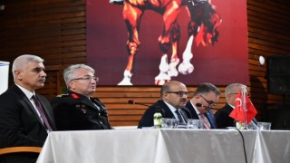 Balıkesir Valisi Ustağoğlu muhtarlar ile bir araya geldi