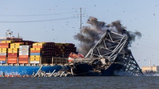 Baltimoredaki köprünün kalan kısmı kontrollü olarak patlatıldı