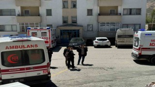 Başkalede askeri araç kaza yaptı: 11 yaralı