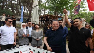 Başkan Böcek: Gençlerimizin geleceğe umutla bakması için çalışıyoruz