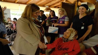 Başkan Karalar, Dünyayı anne sevgisi ve şefkati sarsın