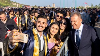 Başkan Seçer, Mersin Üniversitesi Mezuniyet Töreni’ne Katıldı
