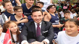 Başkan Yazıcıoğlu, başarılı gençlere bisiklet hediye etti