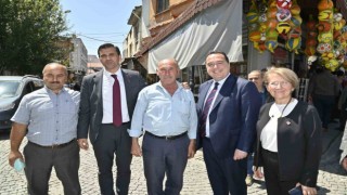 Başkan Zeyrek, Akhisar Pazaryeri esnafını ziyaret etti