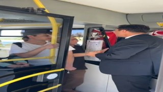 Başkan Zeyrek yolcuyu almayan şoföre uyarılarda bulundu