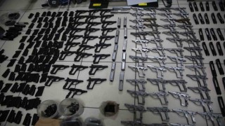 Batmanda yasa dışı silah ticaretine yönelik “Mercek-18” operasyonundan 121 ruhsatsız tabanca ele geçirildi, 4 şüpheli ise yakalandı