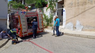 Belediye ekiplerinin dikkati, yaşlı kadını kurtardı