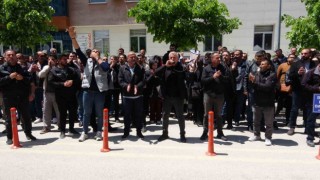 Belediyelerden çıkarılan işçilerden düdüklü eylem