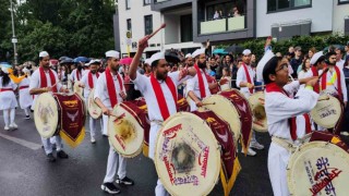 Berlin Kültürler Karnavalı renkli görüntülere sahne oldu