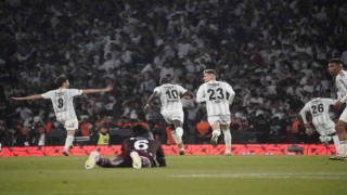 Trabzonspor'u mağlup eden Beşiktaş Türkiye kupasını 11. kez müzesine götürdü