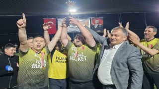 Beyağaçta şampiyonlar kupalarına kavuştu