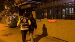 Beykozda makas atarak önündeki aracı sıkıştıran sürücü kamerada