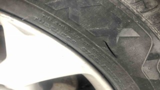 Beyoğlunda park halindeki 11 aracın lastikleri bıçakla kesildi